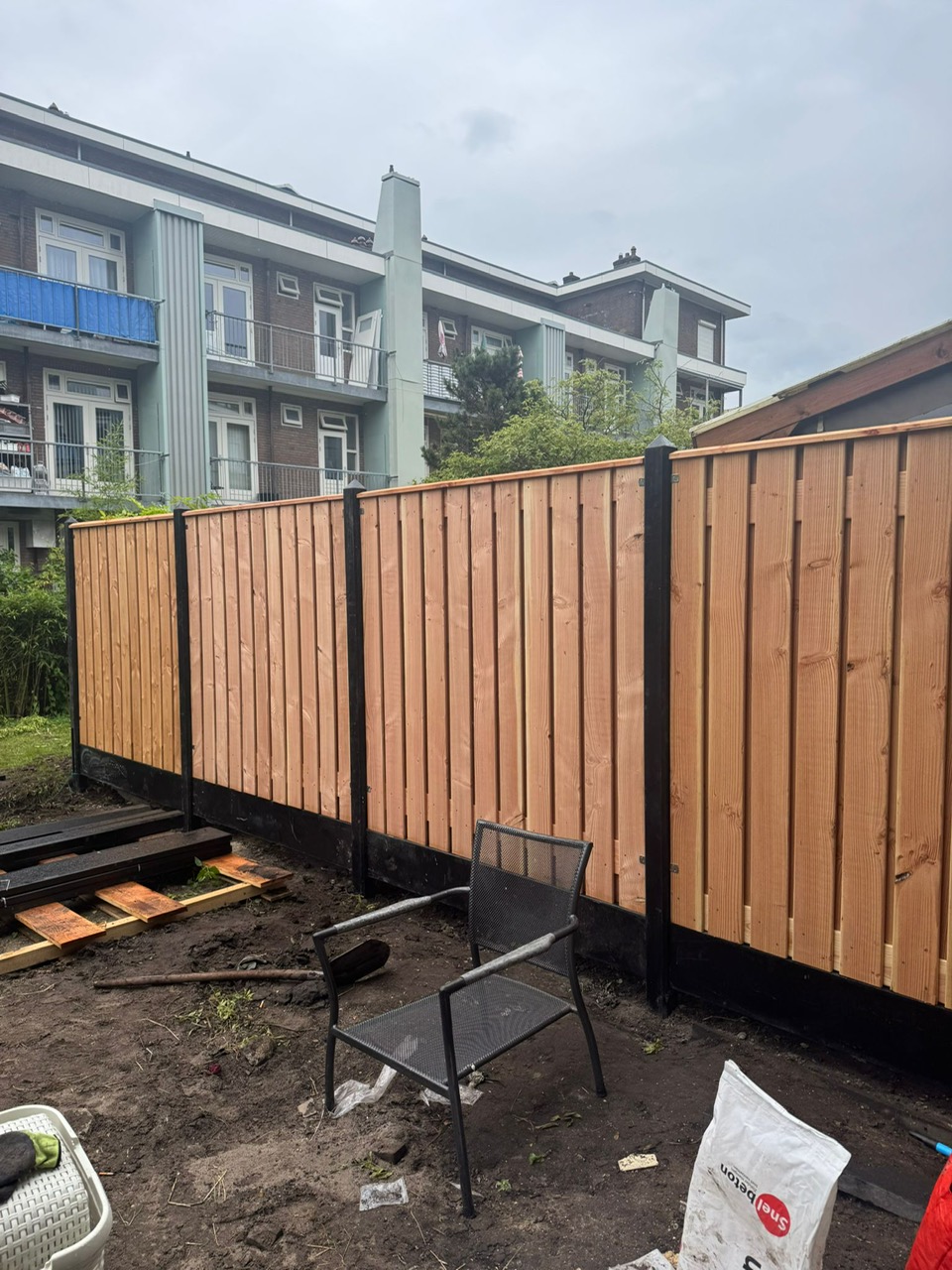 Houten hekwerk in Amsterdam – overzicht van het geplaatste hekwerk