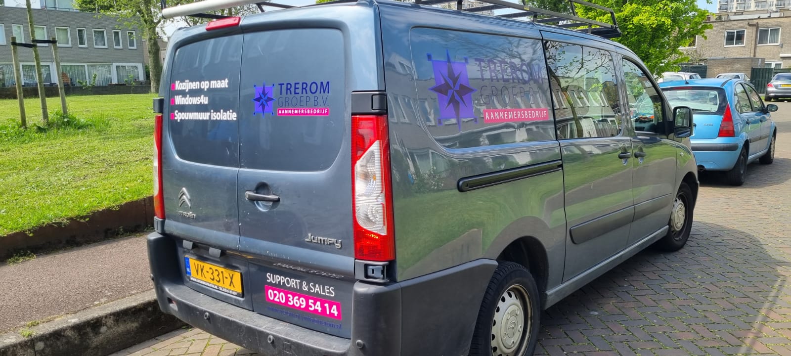 Dakopbouw Amsterdam-Osdorp – bus en caddy op locatie, foto 3