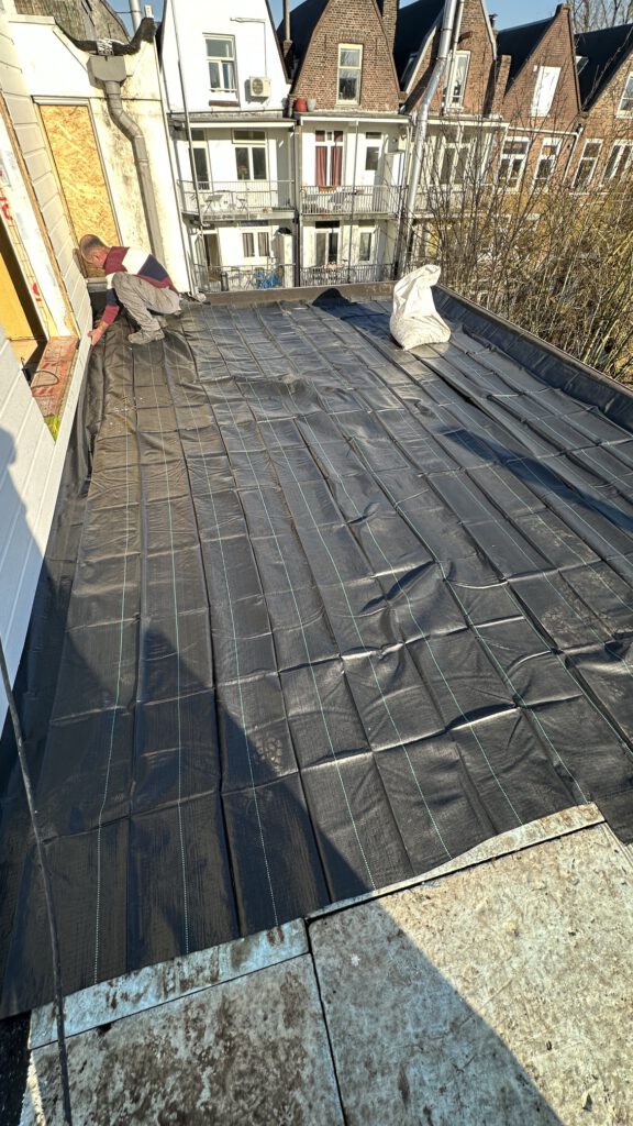 Daklagen tijdens de werkzaamheden – Govert Flinckstraat, Amsterdam