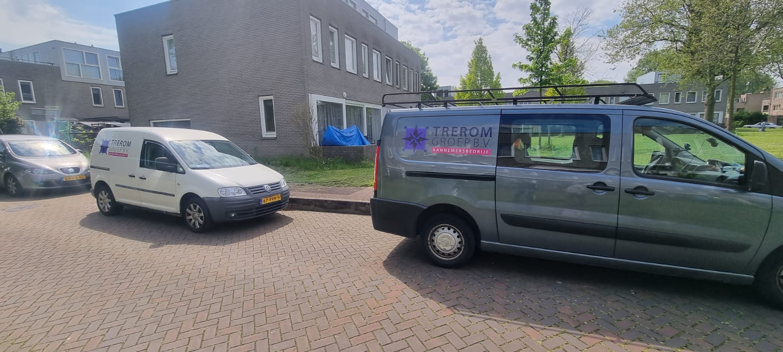 Dakopbouw Amsterdam-Osdorp – bus en caddy op locatie, foto 2